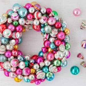 Christmas Decorating Ideas : How to Decorate with Ornaments