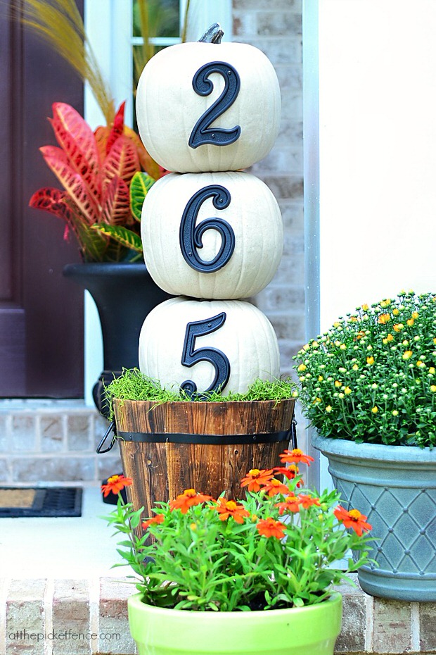 House-Numbers-Pumpkin-Topiary