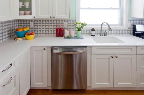 DIY Budget Kitchen Makeovers 5 550x366 