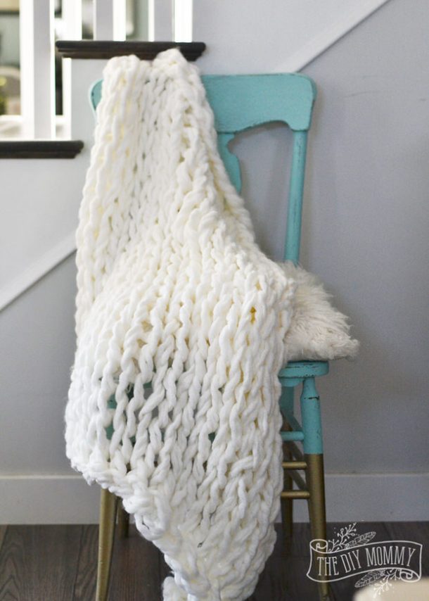 How to Make a Chunky Knit Blanket • The Budget Decorator