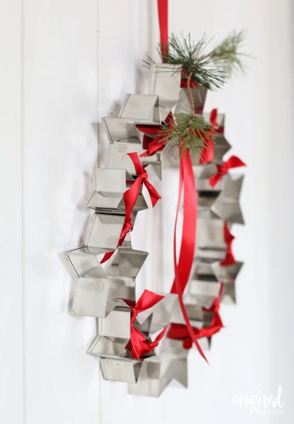 wreath ornament in the shape of a cookie cutter