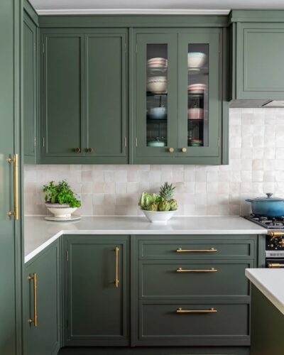 16 Green Kitchen Ideas: our Favorite Kitchen Color! • The Budget Decorator